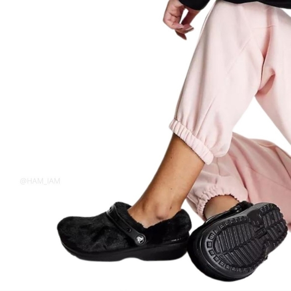 CROCS Fur Sure Clogs Black Faux Fur Lined Classic Casual Size 4M/6W Unisex - Picture 3 of 16
